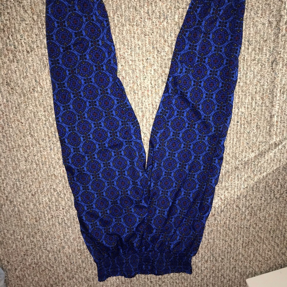 Design blue flare pants